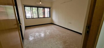 Room in 2 BHK Apartment at Lokhandwala Complex, Andheri West – for Rent