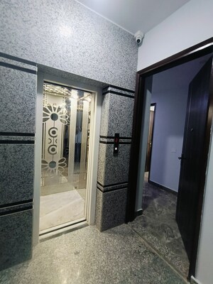 Building Lobby in 1 RK Builder Floor at Gautam Nagar – for Rent