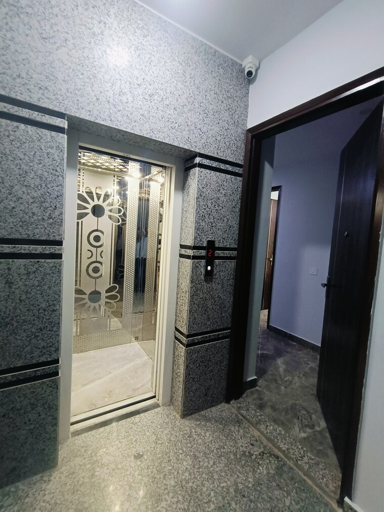 undefined, gautam nagar 1 RK 400 Sq.Ft. Builder Floor In Gautam Nagar Delhi 9073114