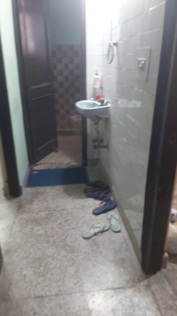 Kitchen in 1.5 BHK Apartment at Uma Cooperative Society, Mayur Vihar 1 – for Rent