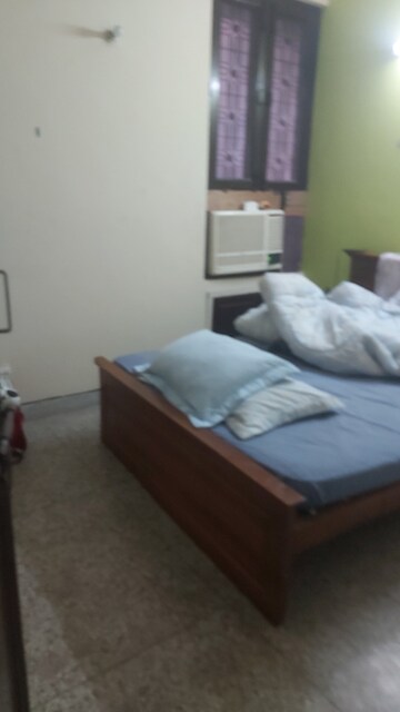 Furnished Amenities in 1.5 BHK Apartment at Uma Cooperative Society, Mayur Vihar 1 – for Rent