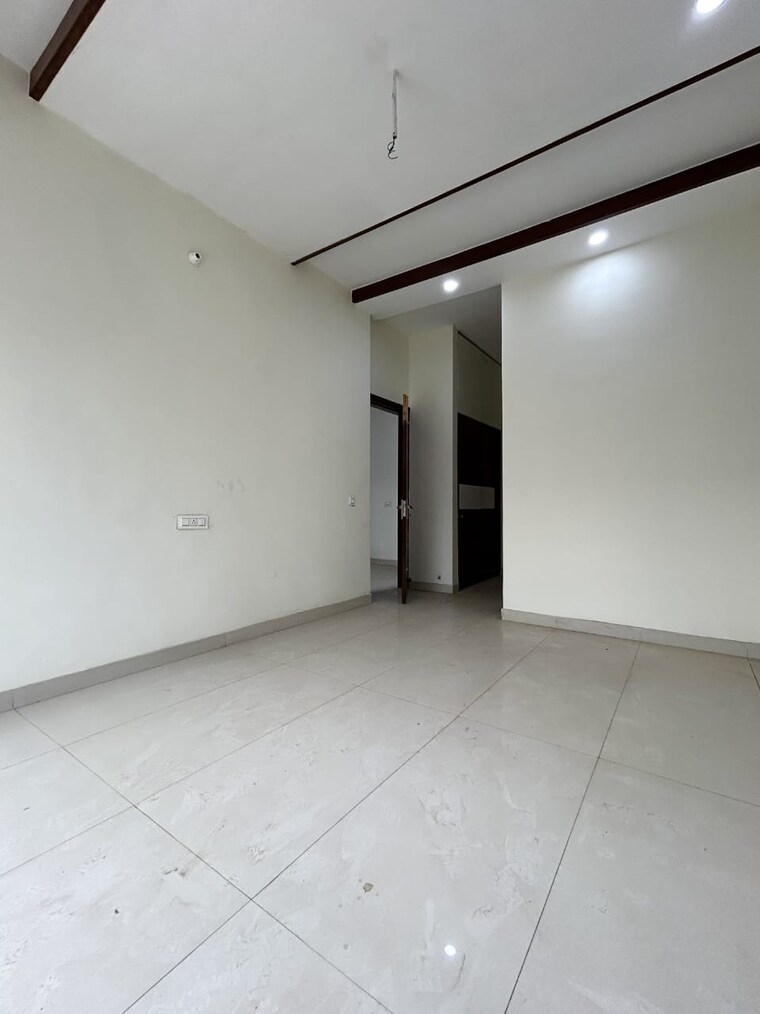 Room, kharar mohali road 6 Bedroom 1800 Sq.Ft. Independent House In Kharar Mohali Road Kharar 9073120