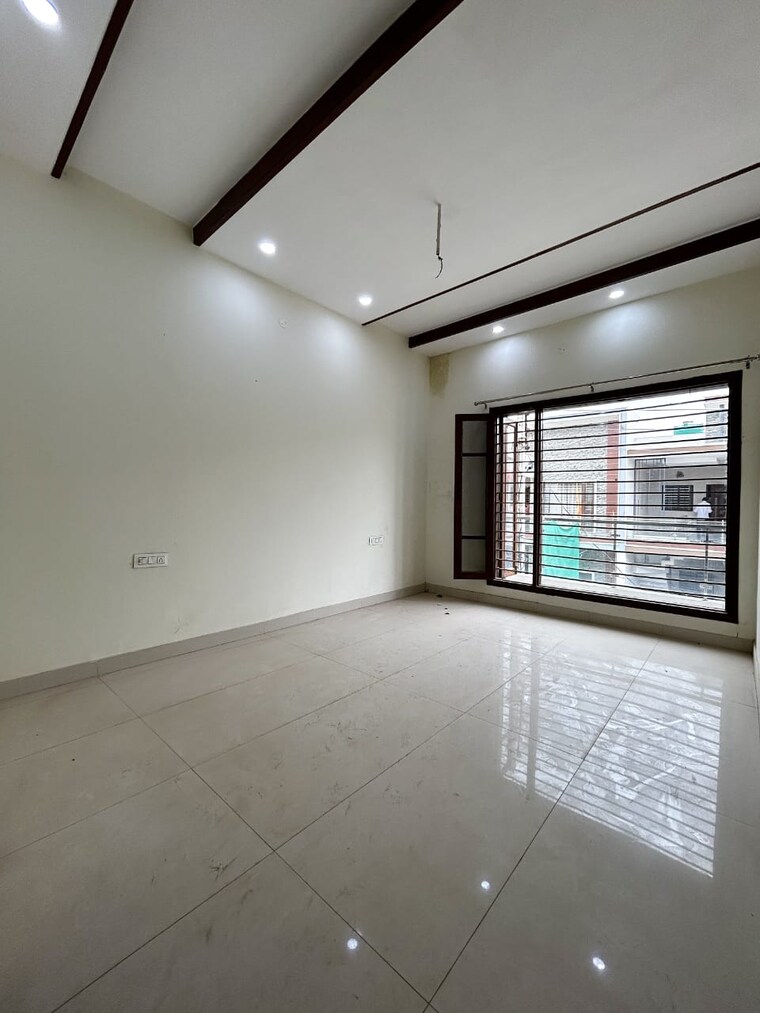 Room, kharar mohali road 6 Bedroom 1800 Sq.Ft. Independent House In Kharar Mohali Road Kharar 9073120