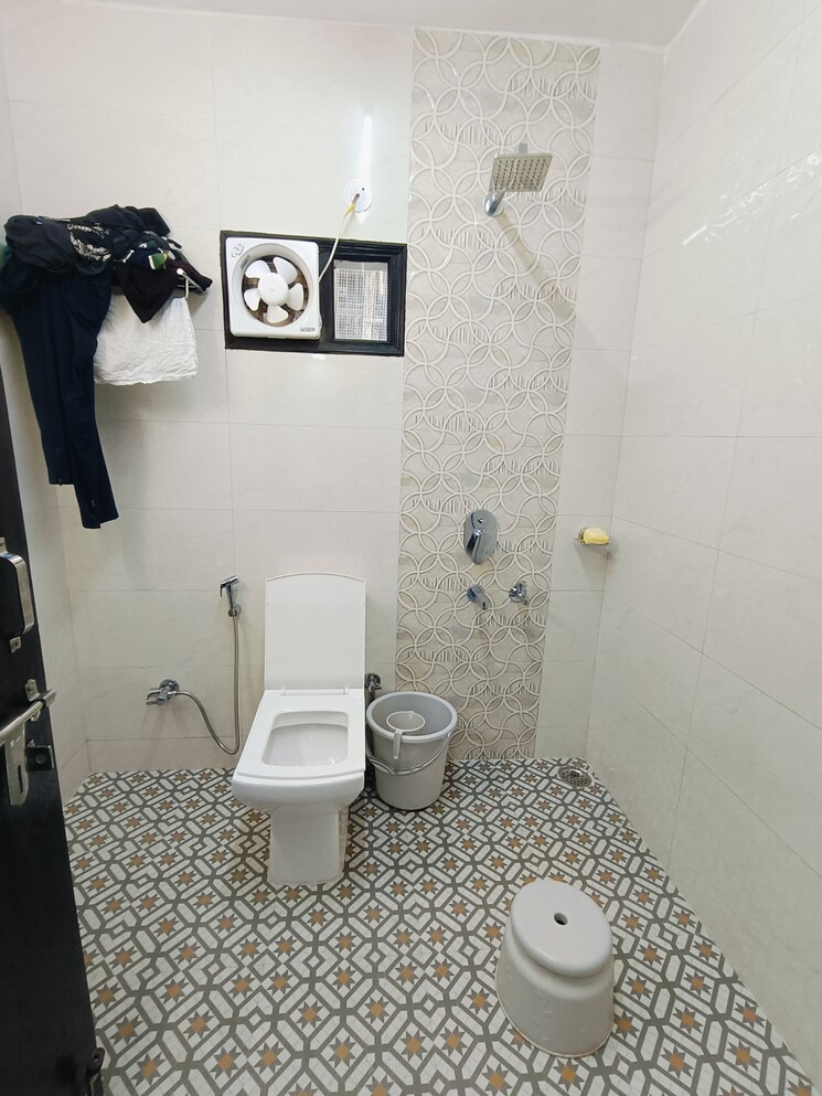 Bathroom, malviya nagar 2 Bedroom 1000 Sq.Ft. Builder Floor In Malviya Nagar Delhi 9073135