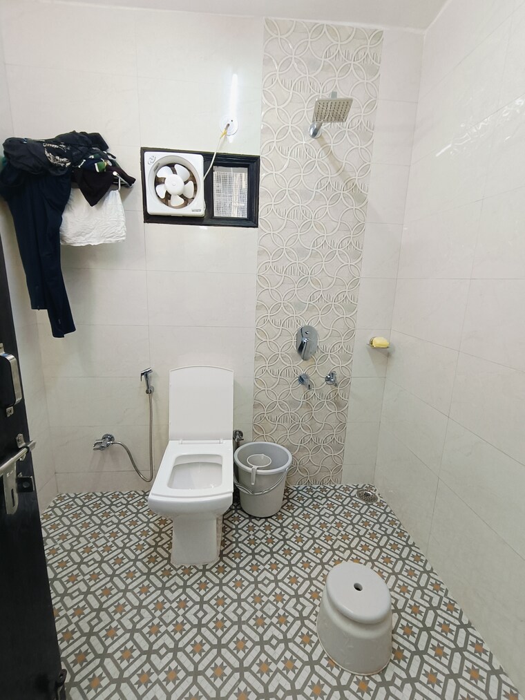 Bathroom, malviya nagar 2 Bedroom 1000 Sq.Ft. Builder Floor In Malviya Nagar Delhi 9073135