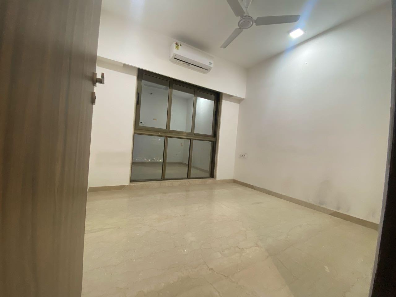 2 BHK + Pooja Room Apartment For Rent in Platinum Corporation