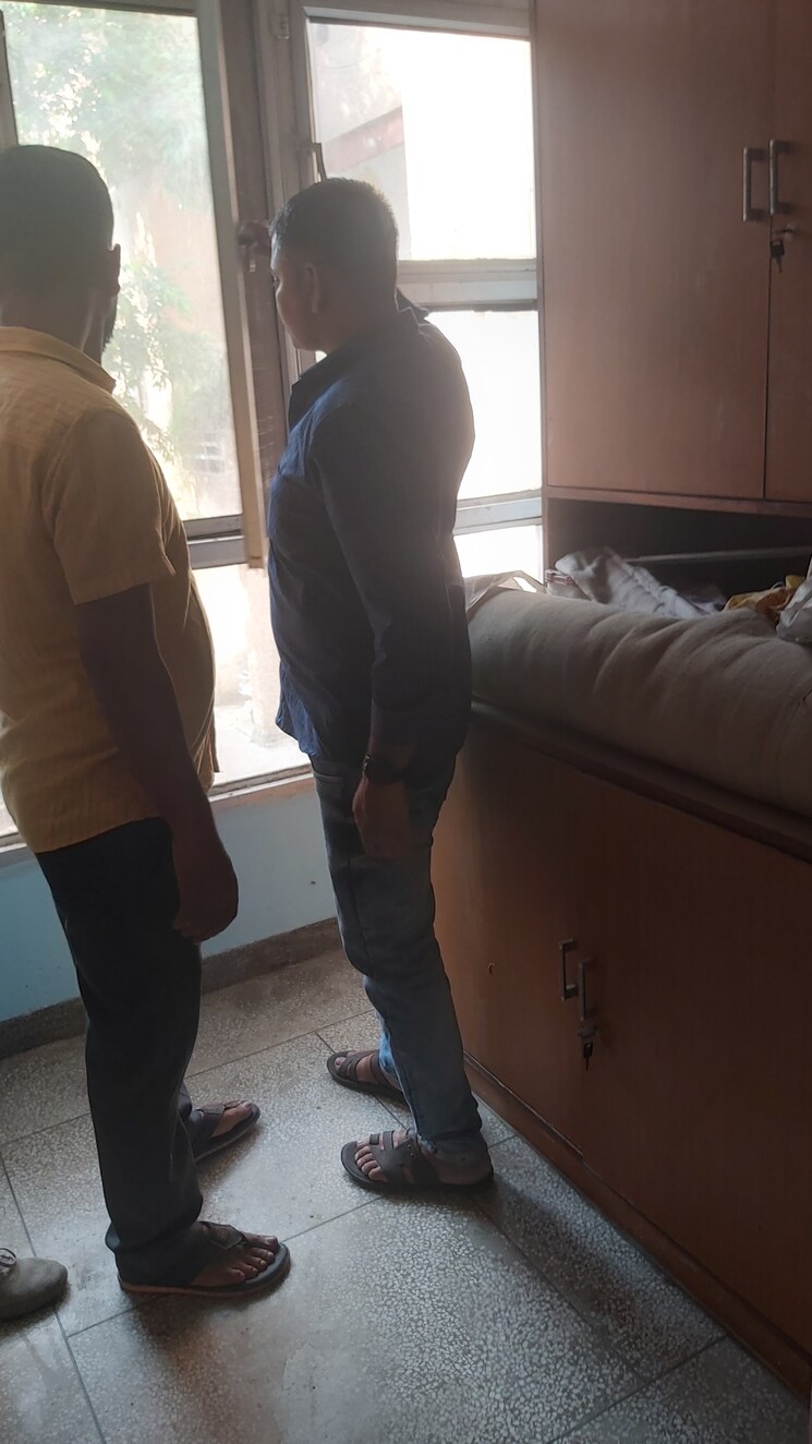 Room, mayur vihar 2 Bedroom 850 Sq.Ft. Apartment In Mayur Vihar Delhi 9073132