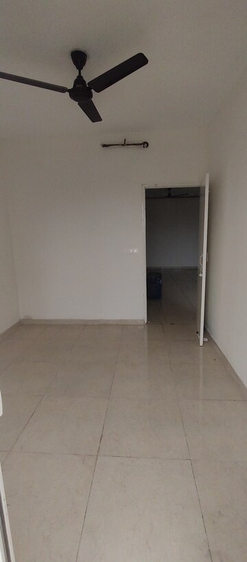 Room in 2 BHK Apartment at Signature The Millennia 2, Sector 37d – for Rent