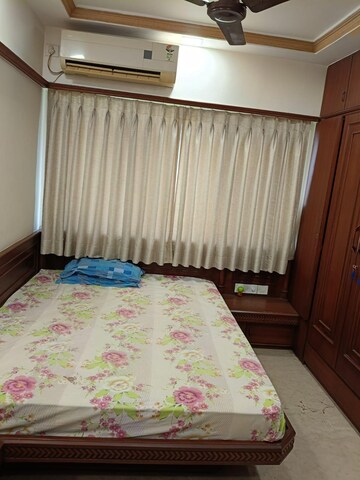 Bedroom in 2 BHK Apartment at Versova – for Rent