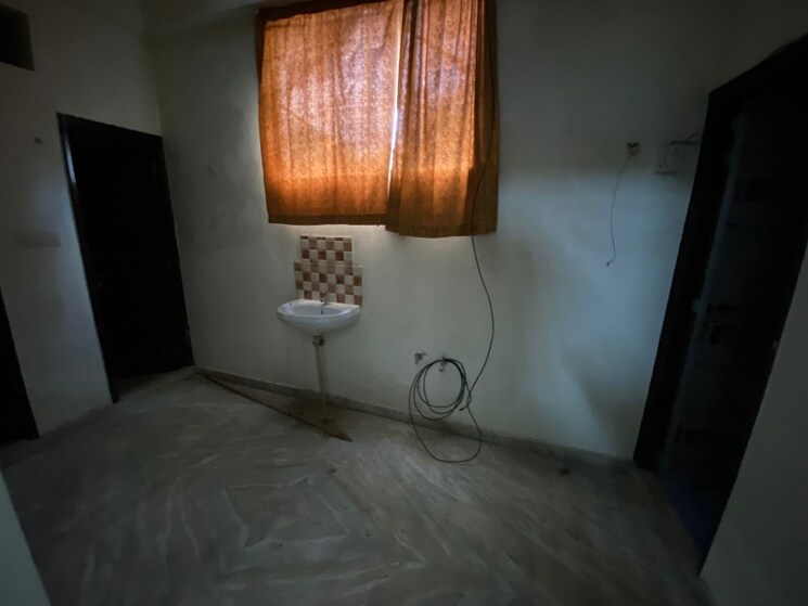 Room, gomti nagar 3 Bedroom 1600 Sq.Ft. Independent House In Gomti Nagar Lucknow 9073146