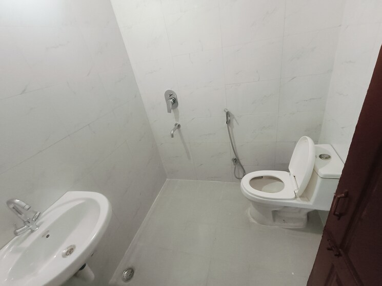 Bathroom, malviya nagar 2 Bedroom 1000 Sq.Ft. Builder Floor In Malviya Nagar Delhi 9073158