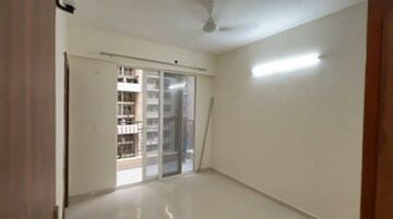 Room in 2 BHK Apartment at Signature The Millennia 2, Sector 37d – for Rent