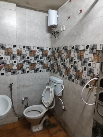 Bathroom in 1 BHK Builder Floor at Blessed Homes, Sector 70 – for Rent