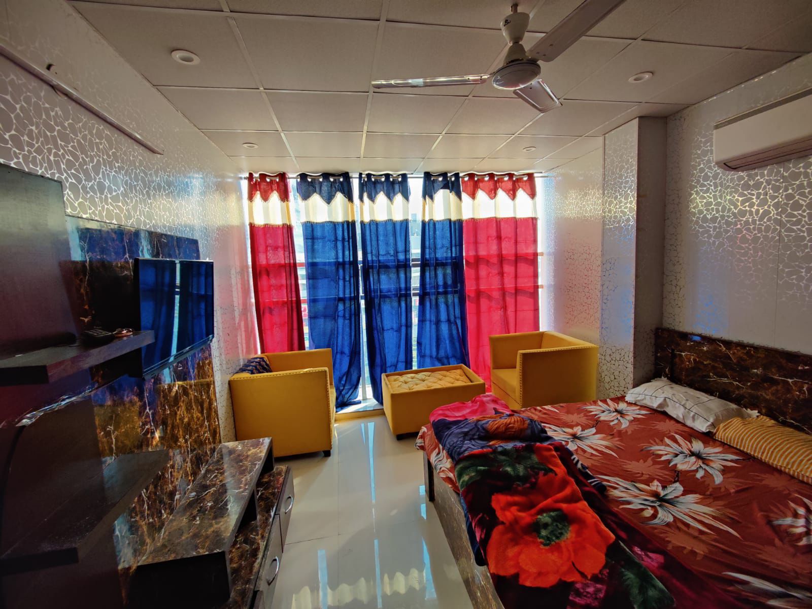 1 BHK 600 Sq.Ft. Builder Floor in Royal Oxford Street