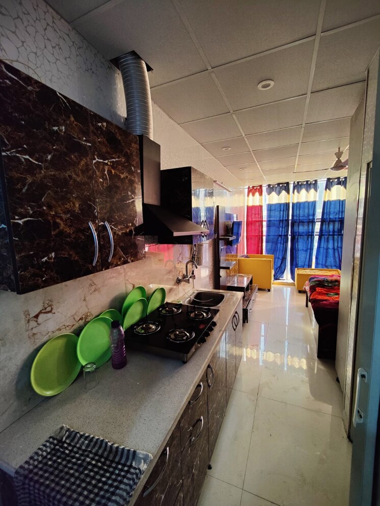 Kitchen, royal-oxford-street 1 Bedroom 600 Sq.Ft. Builder Floor In Ambala Highway Zirakpur 9073159