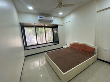 Room in 2 BHK Apartment at Versova – for Rent