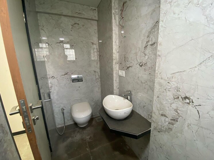 Bathroom, versova 2 Bedroom 840 Sq.Ft. Apartment In Versova Mumbai 9073164