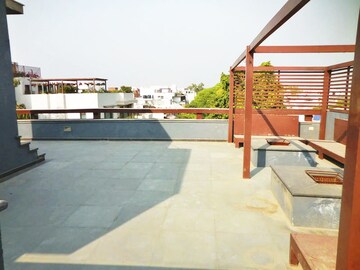 Swimming Pool in 3 BHK Builder Floor at Boutique Residential Apartments C-253, Defence Colony – for Rent