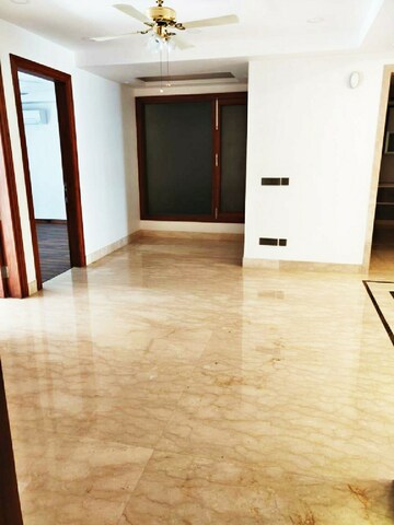 Room in 4 BHK Builder Floor at Boutique Residential Apartments C-253, Defence Colony – for Rent