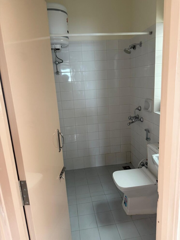 Bathroom, lnt-realty-south-city 2 Bedroom 1100 Sq.Ft. Apartment In Bannerghatta Road Bangalore 9073213