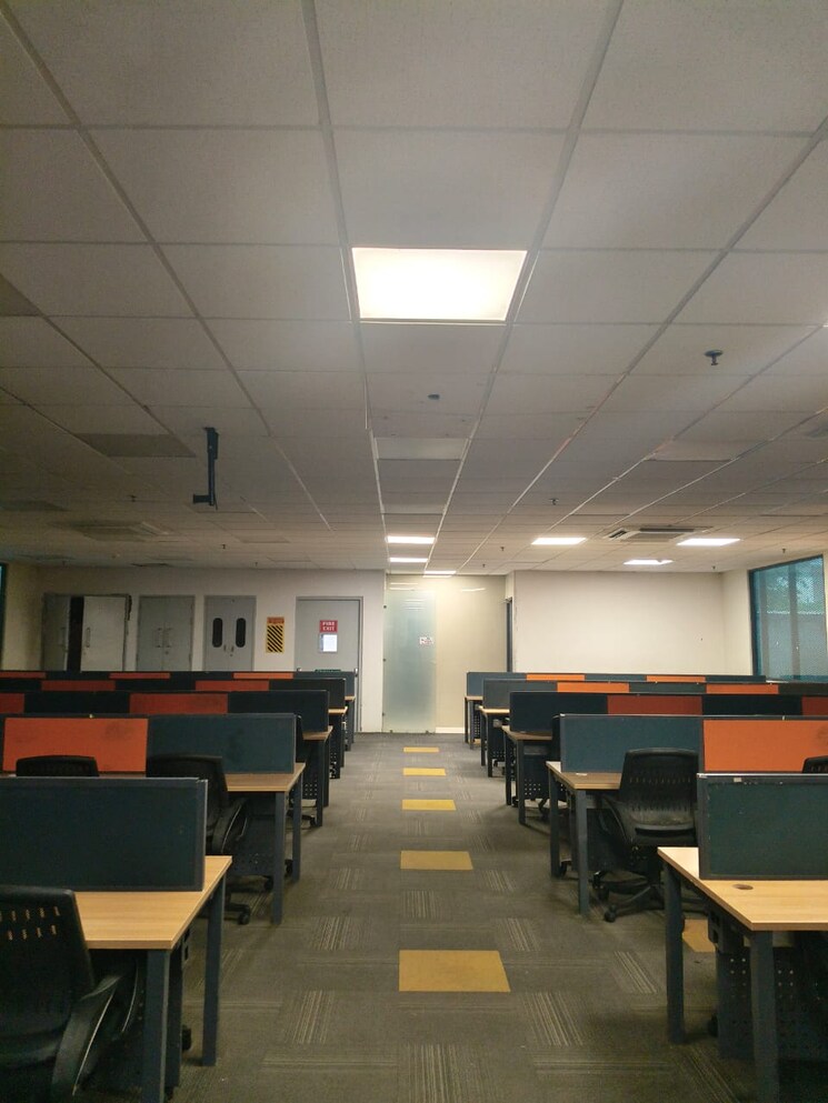 Team Area, sector 2 Commercial Office Space 3500 Sq.Ft. In Sector 2 Noida 9073209