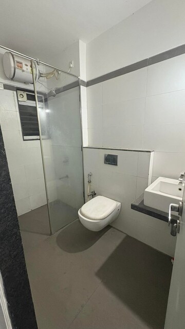 Master Bedroom in 3 BHK Apartment at Andheri West – for Rent