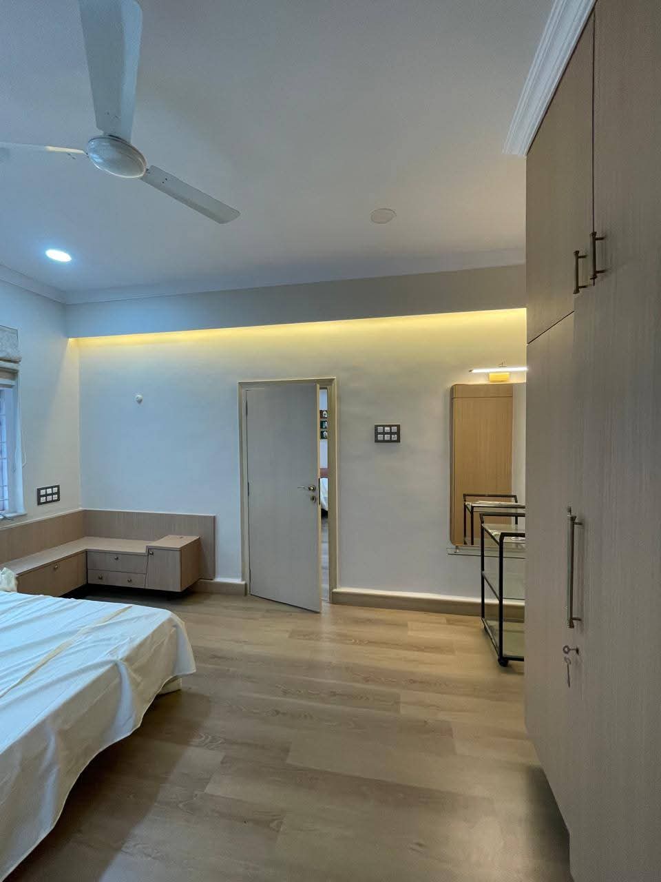 3 BHK Apartment For Rent in Andheri West