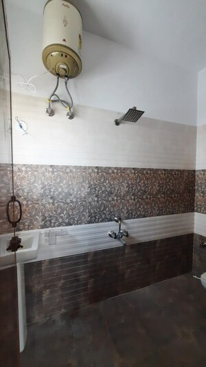 Bathroom in 6+ BHK Builder Floor at Sanjay Nagar – for Sale
