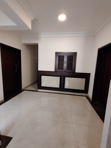Room in 2 BHK Apartment at Uber Paxina, Jayanagar – for Sale