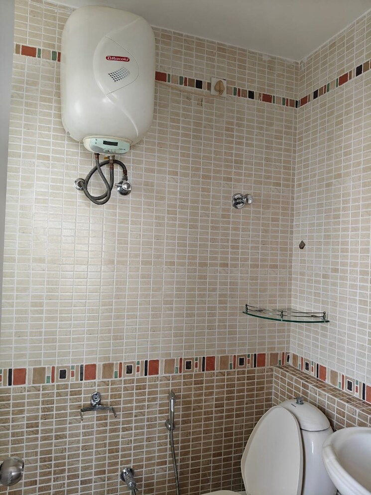 Bathroom, lnt-realty-south-city 3 Bedroom 1710 Sq.Ft. Apartment In Bannerghatta Road Bangalore 9073238