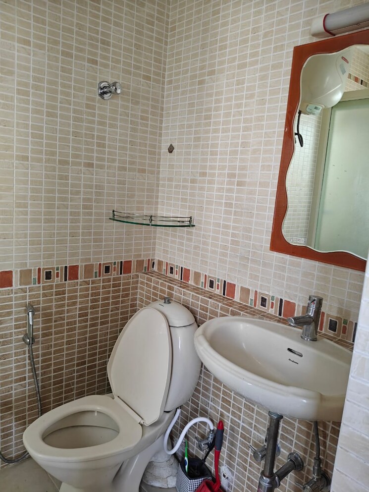 Bathroom, lnt-realty-south-city 3 Bedroom 1710 Sq.Ft. Apartment In Bannerghatta Road Bangalore 9073238
