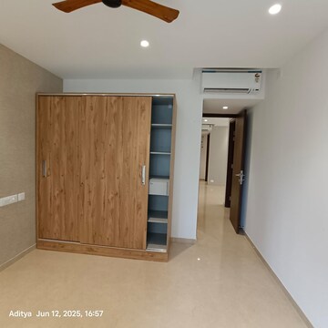 Master Bedroom in 3 BHK Apartment at Hiranandani Highland, Powai – for Rent