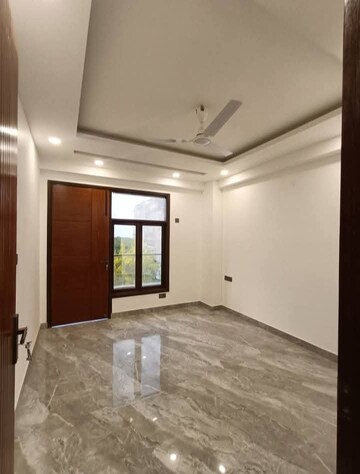 Master Bedroom in 3 BHK Builder Floor at Saket – for Rent