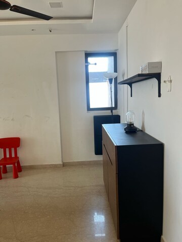 Room in 3 BHK Apartment at Kanakia Silicon Valley, Powai – for Rent