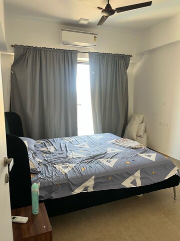 Master Bedroom in 3 BHK Apartment at Kanakia Silicon Valley, Powai – for Rent