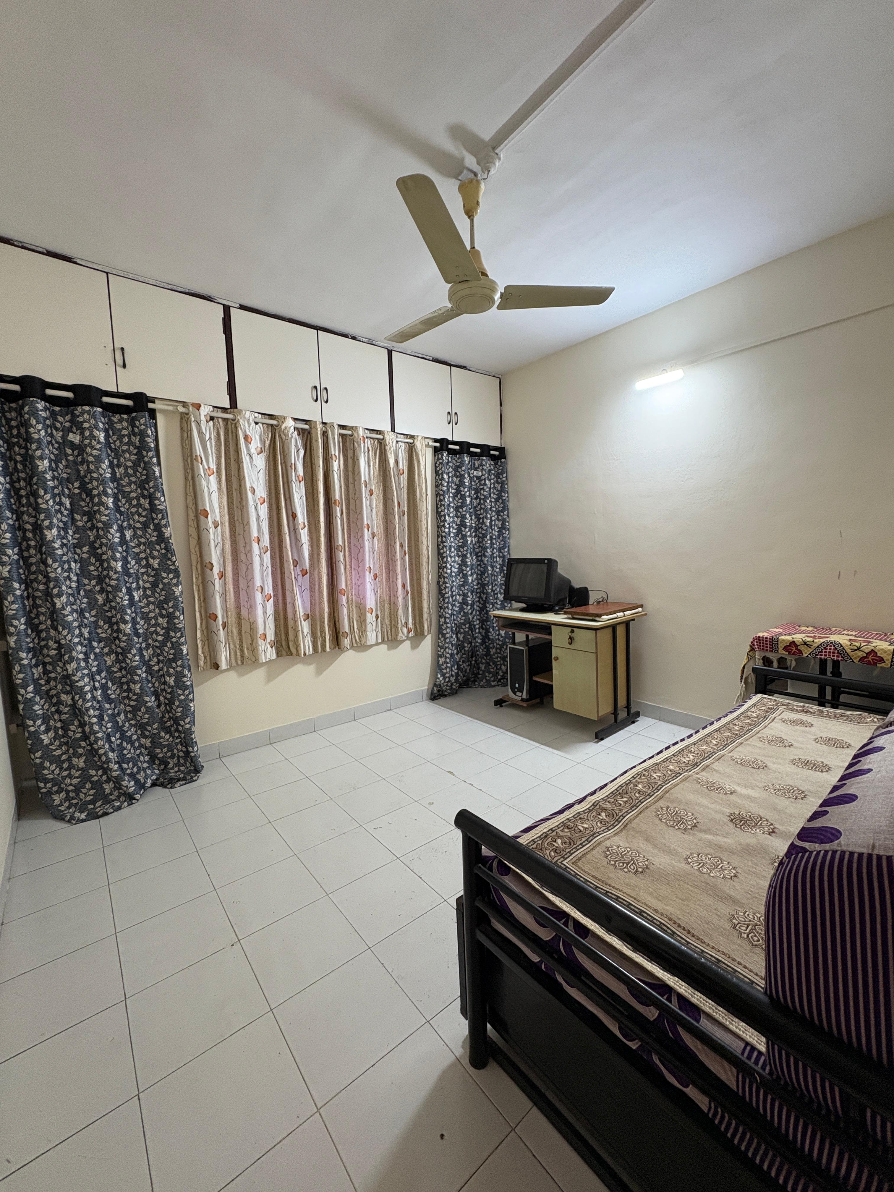 1 BHK 600 Sq.Ft. Apartment in Saudamini CHS