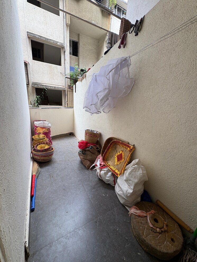  Parking, saudamini-chs 1 Bedroom 600 Sq.Ft. Apartment In Kothrud Pune 9073274