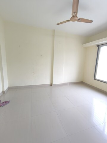 Room in 2 BHK Apartment at Borate Jijai Nagari, Kothrud – for Rent