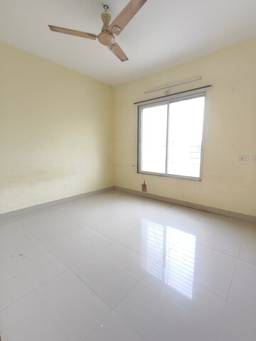 Room in 2 BHK Apartment at Borate Jijai Nagari, Kothrud – for Rent