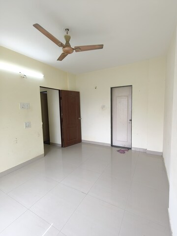Room in 2 BHK Apartment at Borate Jijai Nagari, Kothrud – for Rent