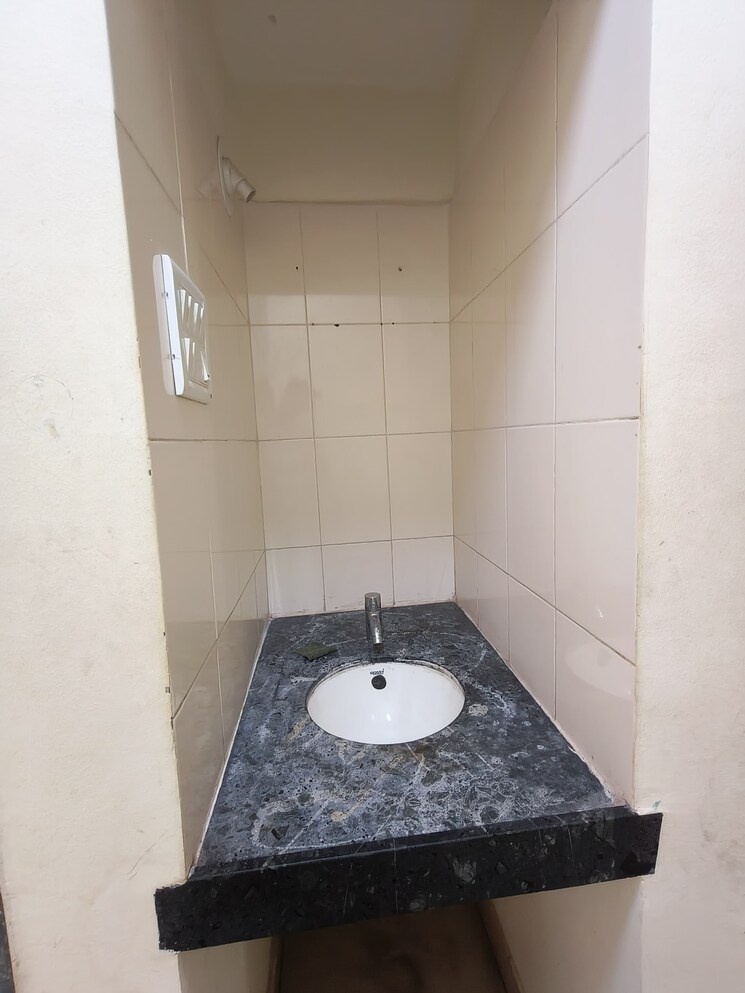 Bathroom, borate-jijai-nagari 2 Bedroom 1080 Sq.Ft. Apartment In Kothrud Pune 9073277