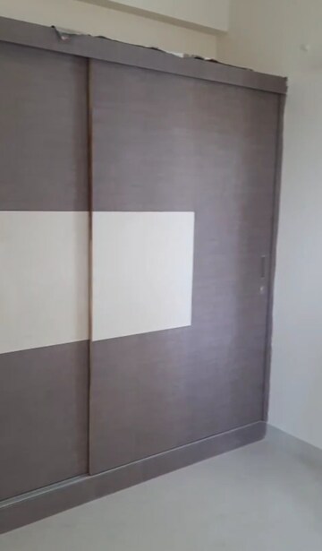 Room in 3 BHK Apartment at Silpa RV dharmista, Miyapur – for Rent