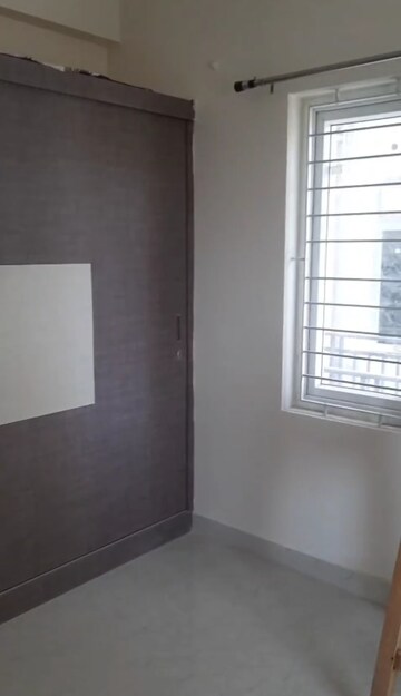 Room in 3 BHK Apartment at Silpa RV dharmista, Miyapur – for Rent