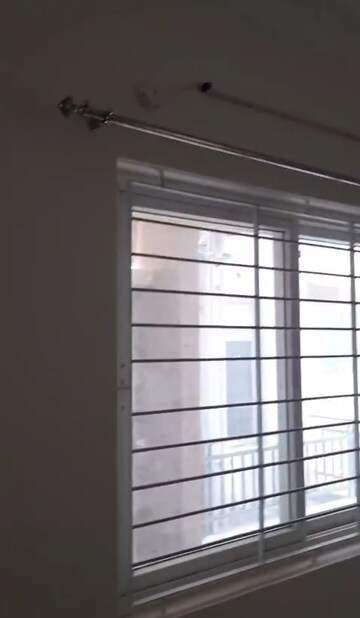 Room in 3 BHK Apartment at Silpa RV dharmista, Miyapur – for Rent