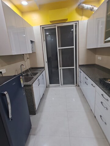 Team Area in 3 BHK Builder Floor at SAS Tower, Sector 38 – for Rent