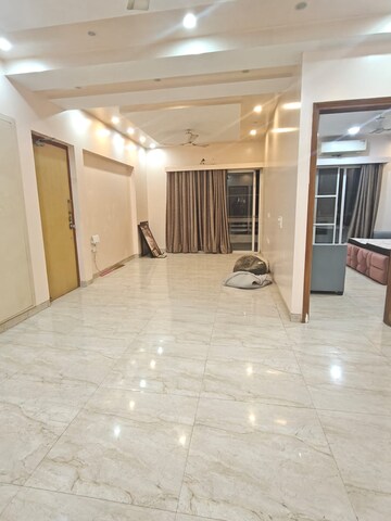 Parking in 3 BHK Builder Floor at SAS Tower, Sector 38 – for Rent