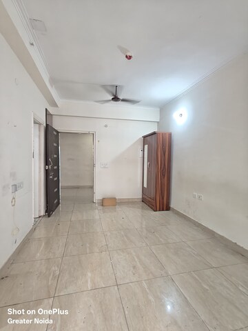 1 RK Apartment For Rent in Gaur City 2 - 14th Avenue, Sector 16c Greater Noida