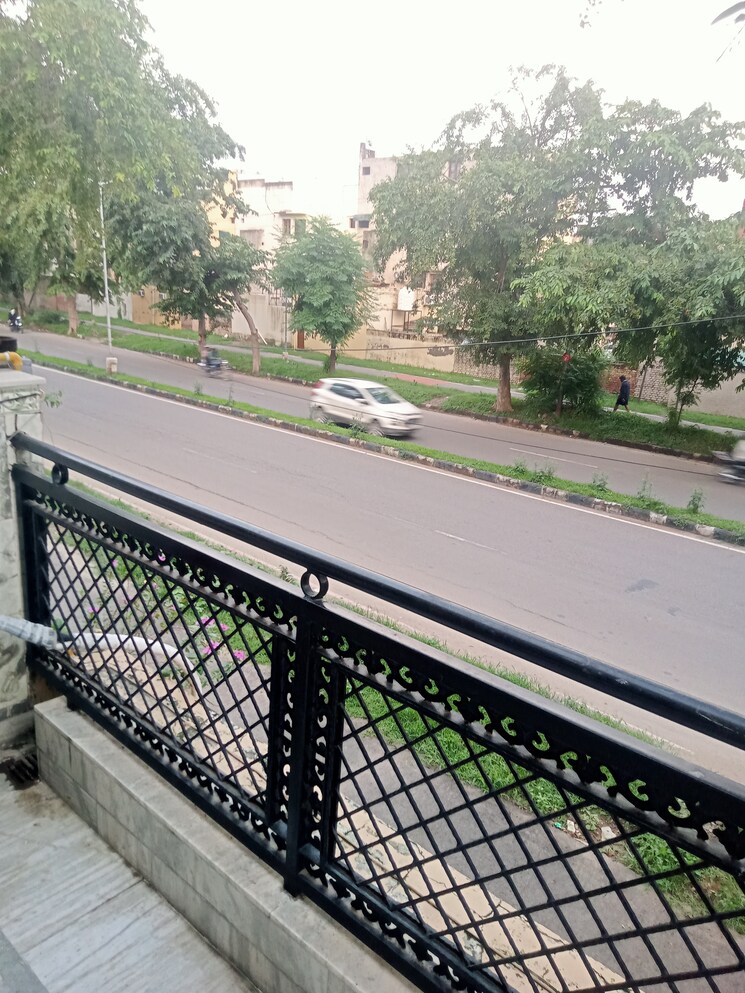 Balcony, sector 46 5 Bedroom 1200 Sq.Ft. Independent House In Sector 46 Chandigarh 9073328