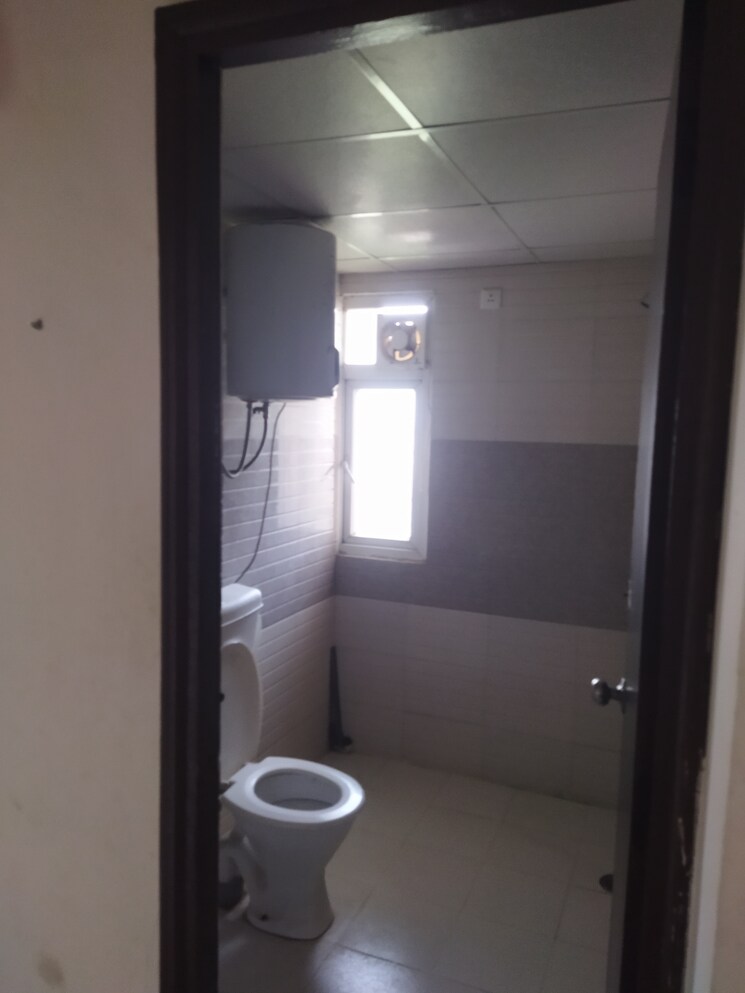 Bathroom, signature-global-orchard-avenue 2 Bedroom 650 Sq.Ft. Apartment In Sector 93 Gurgaon 9073392