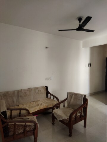 Team Area in 2 BHK Apartment at Signature Global Orchard Avenue, Sector 93 – for Rent